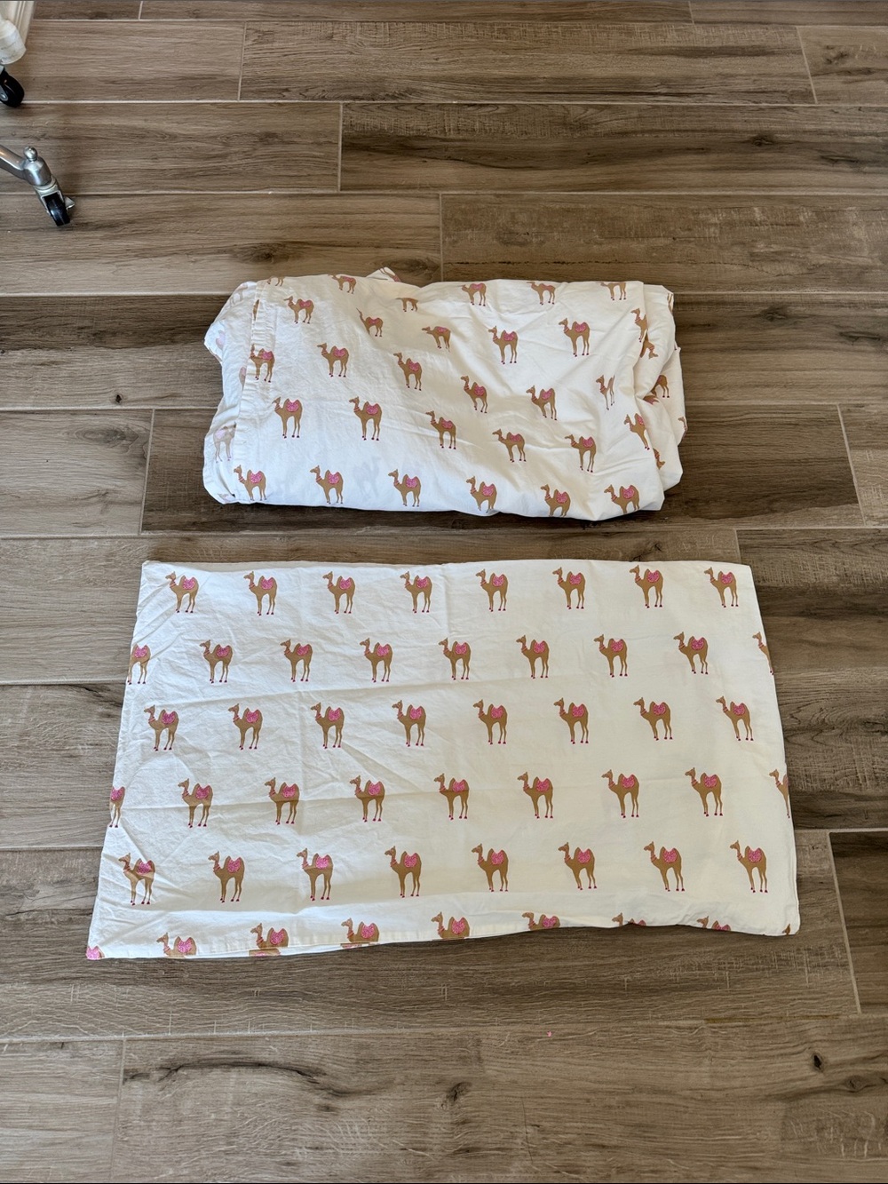 Martha Stewart Whim king 100% cotton camel print top flat sheet and 1 pillowcase